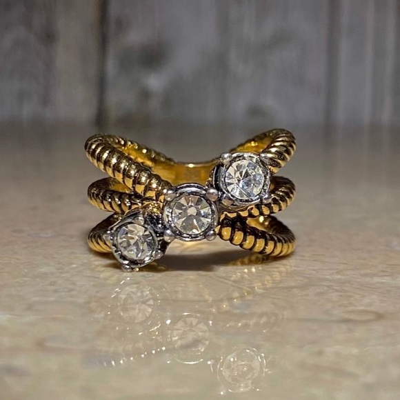 Designer style crossover ring 2-Tone Gold and Silver Ring size about 7 - Picture 6 of 6